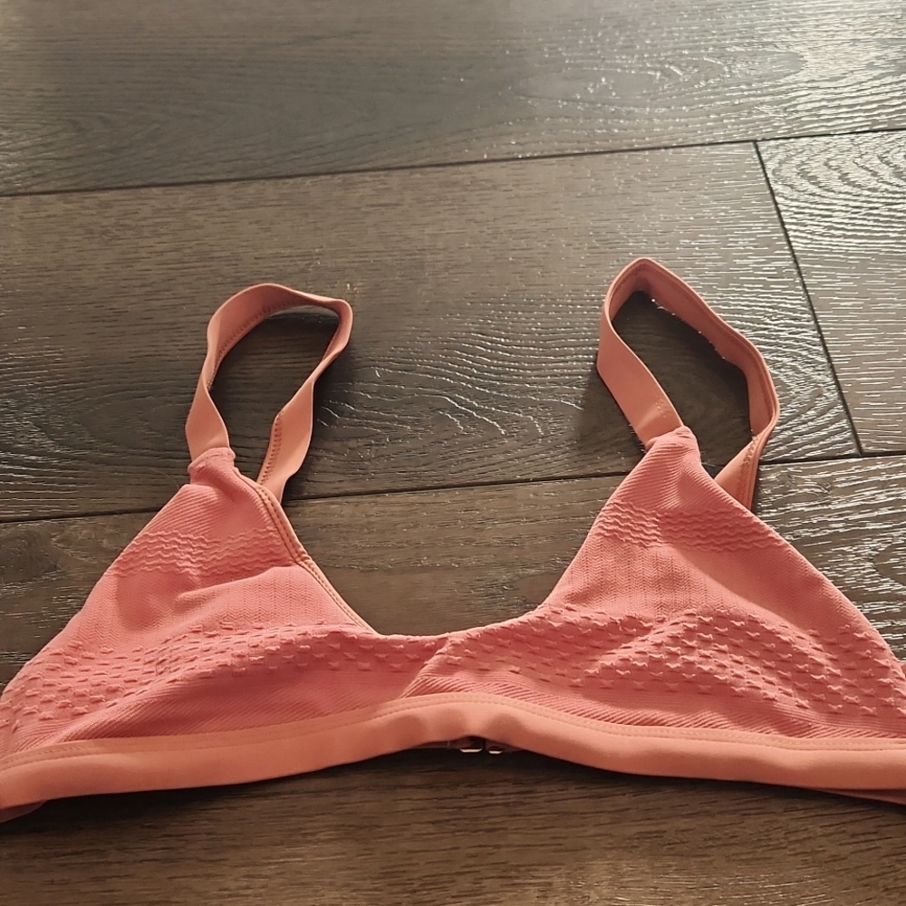 Tavik Coco Bikini Top sz Large in Textured Rose.